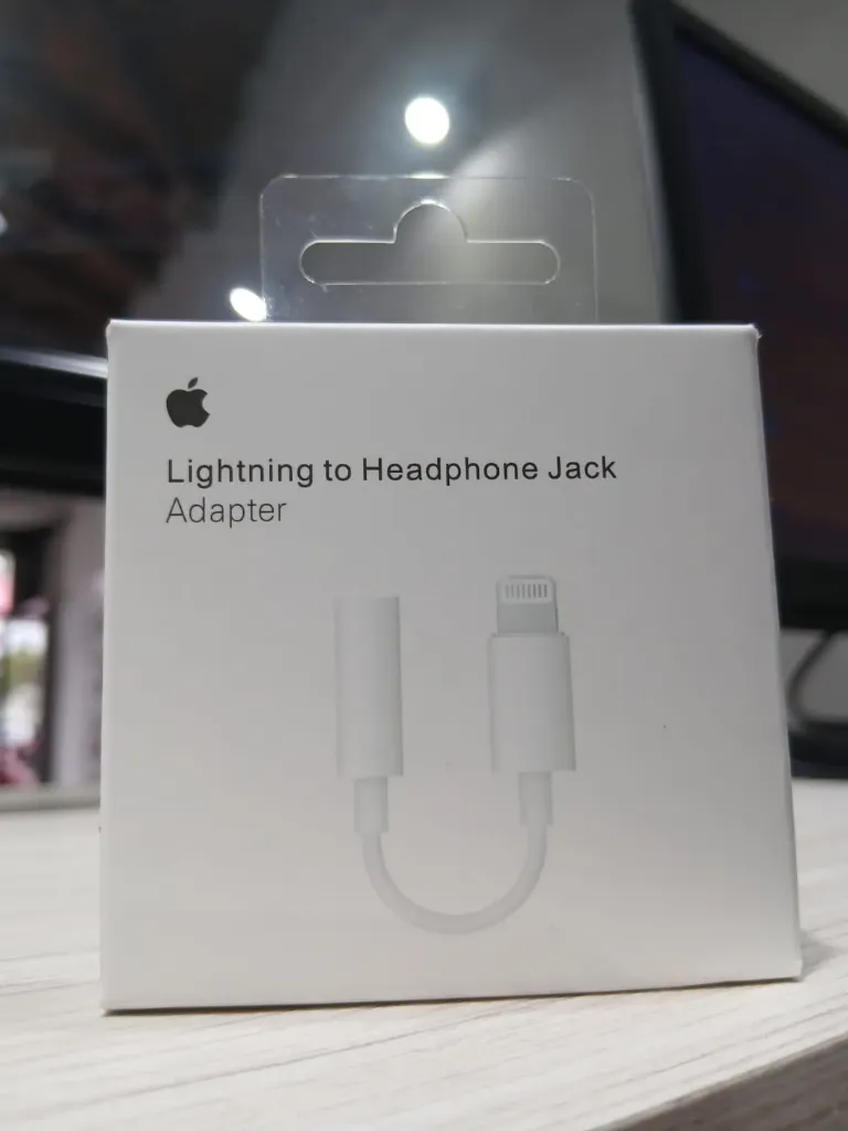 adaptador aux.  Lightning