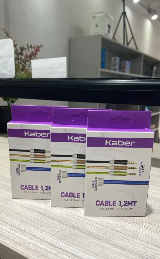 cable auxiliar